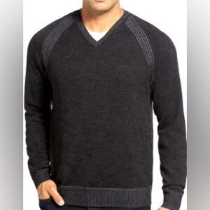 Robert Graham “Regan” Men's Grey Wool & Cashmere V-Neck Pullover Sweater